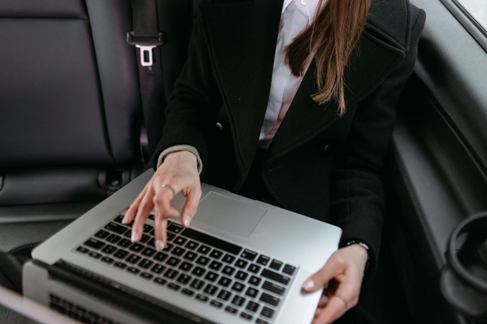 Software para tour operators con IA: qué puede automatizar